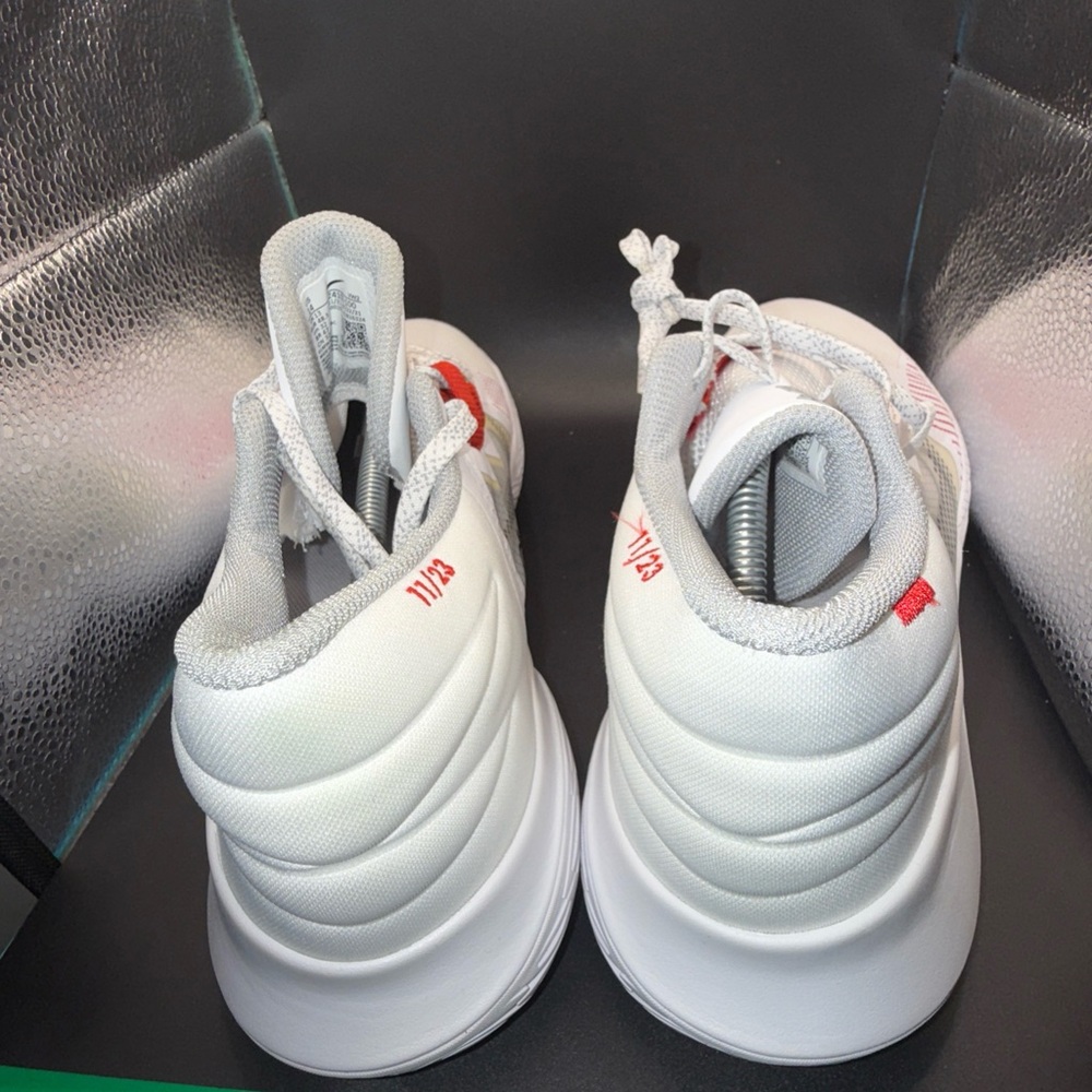 Nike White and Red Sneakers - Picture 4 of 13